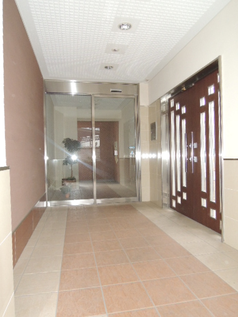 14/20 エントランス