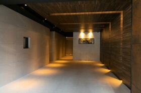 2/2 エントランス