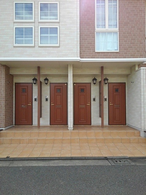 27/30 エントランス