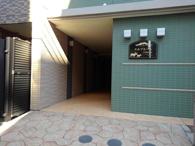 14/19 エントランス