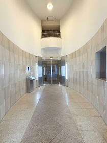 16/16 エントランス