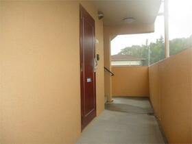 16/16 エントランス