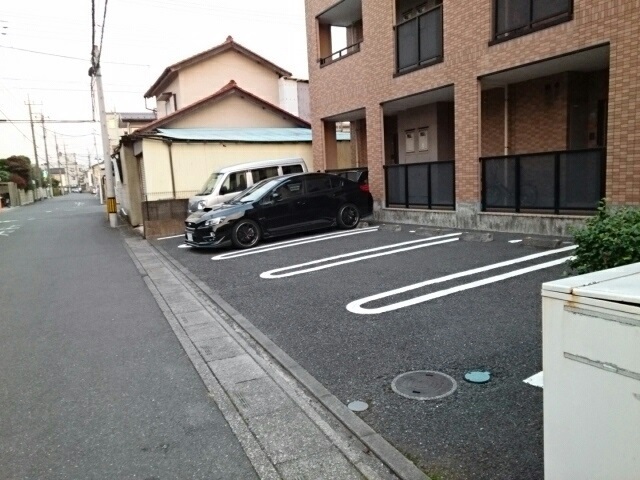 18/23 駐車場