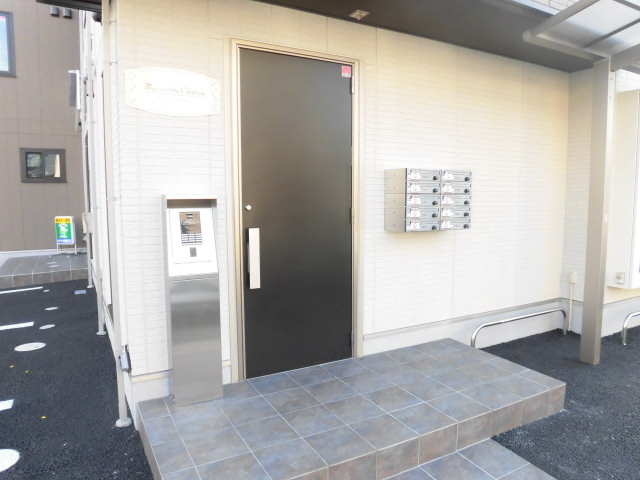 22/27 エントランス