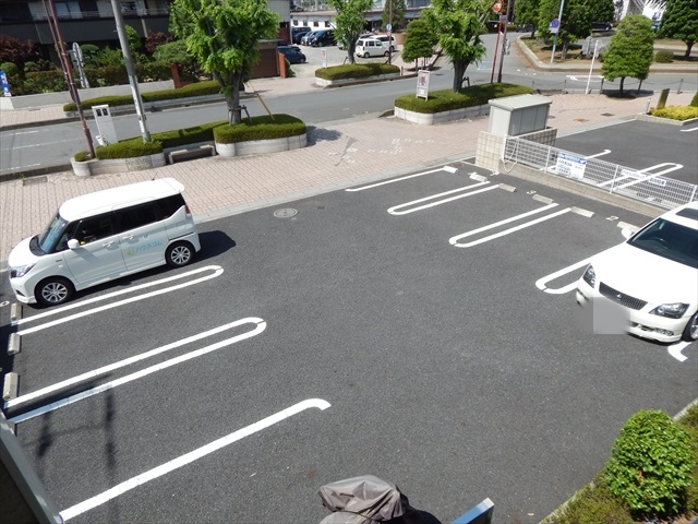 19/23 駐車場