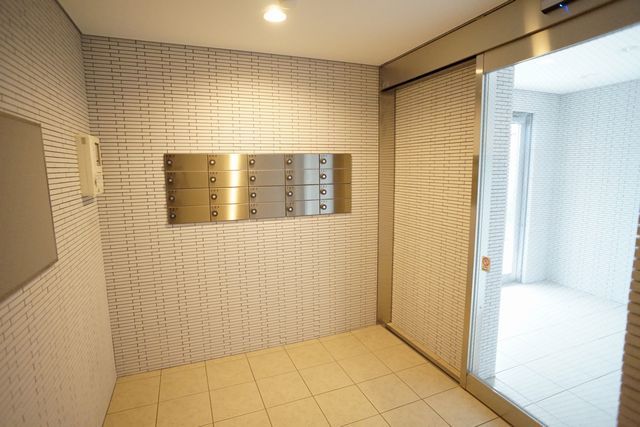 14/20 エントランス