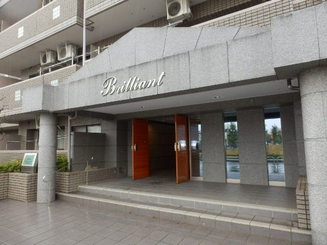 23/30 エントランス