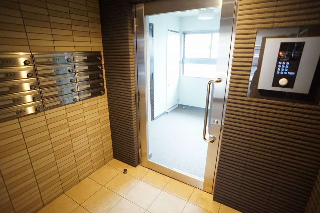 14/20 エントランス