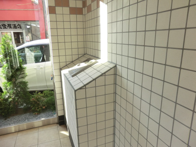 21/30 エントランス