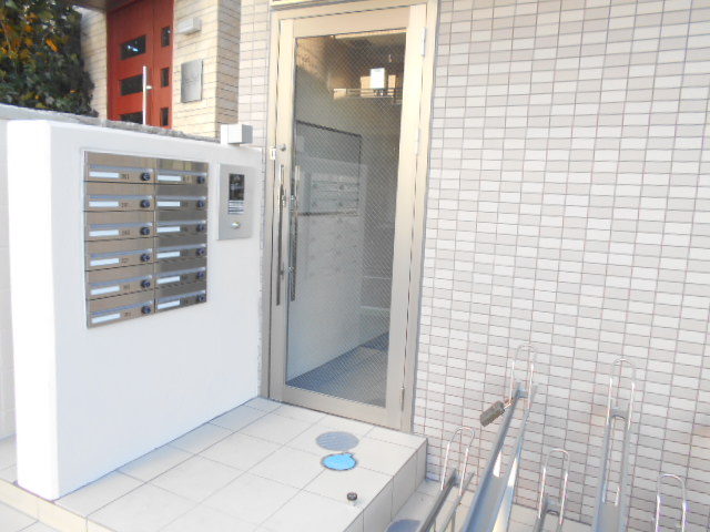 19/28 エントランス