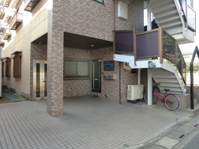 20/26 エントランス