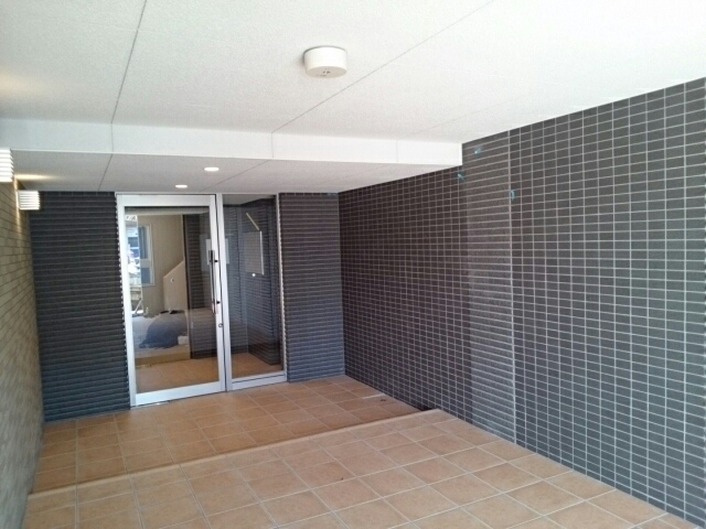 21/28 エントランス