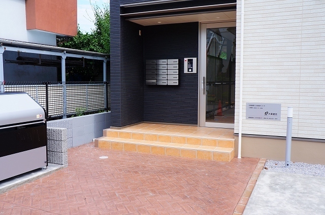 14/17 エントランス