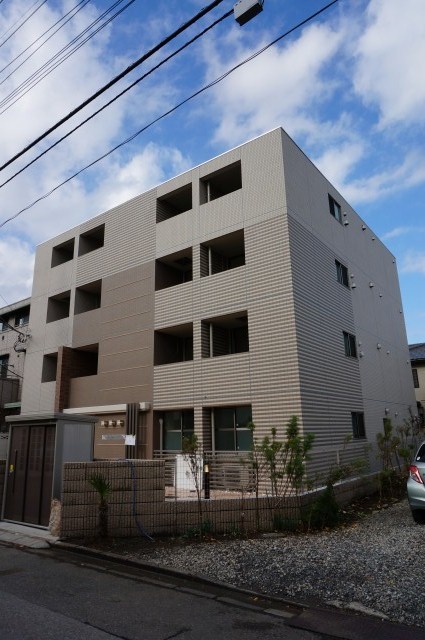 14/20 エントランス