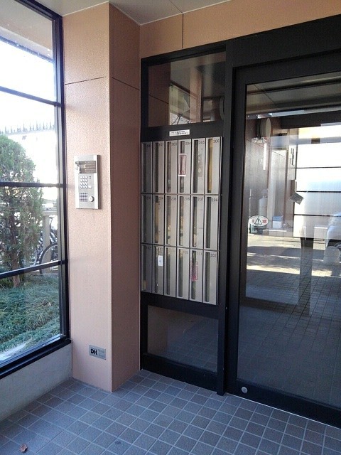 17/23 エントランス