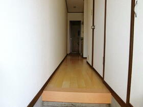 18/19 エントランス