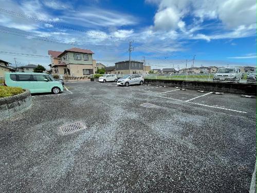2/4 駐車場