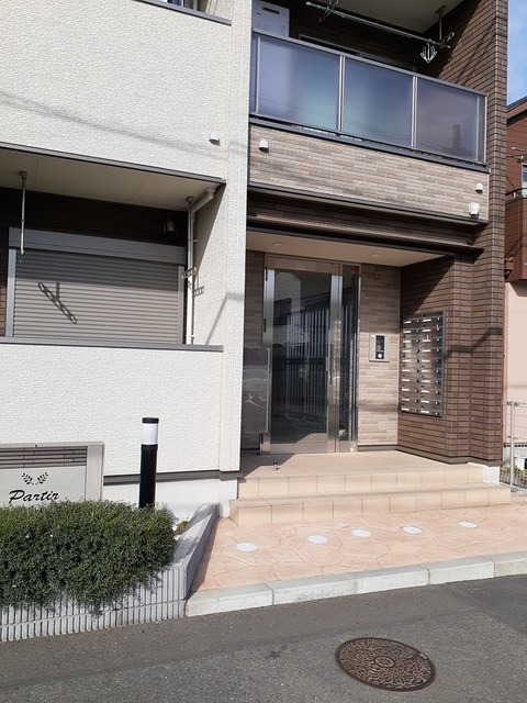 14/20 エントランス