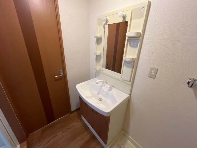 18/27 洗面