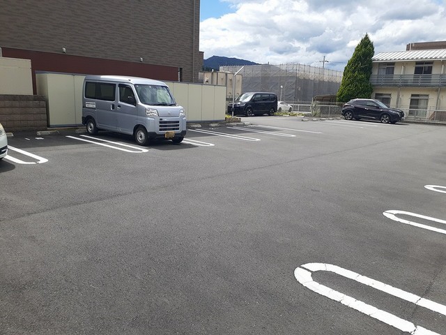 14/20 駐車場