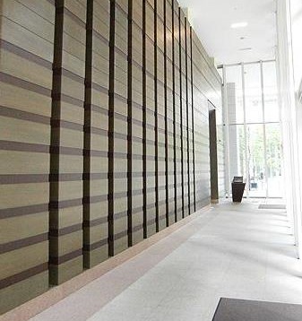 24/30 エントランス