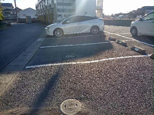 14/14 駐車場