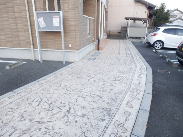 21/30 エントランス