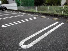 22/28 駐車場