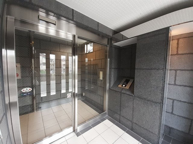 14/20 エントランス