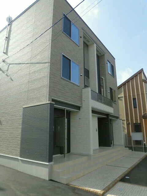 14/20 エントランス