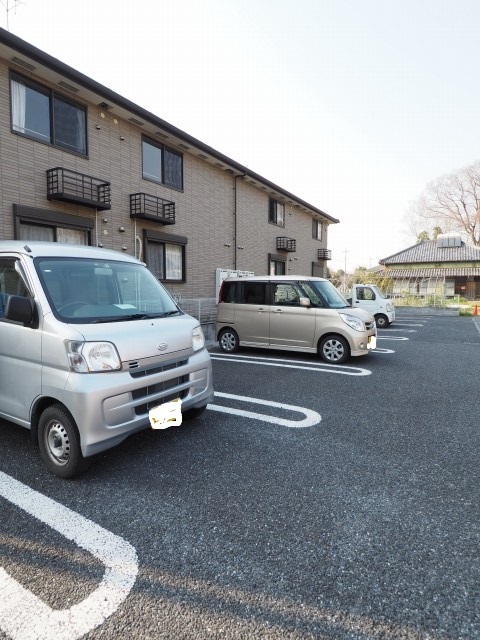 28/30 駐車場