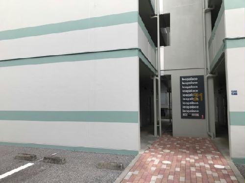 13/14 エントランス