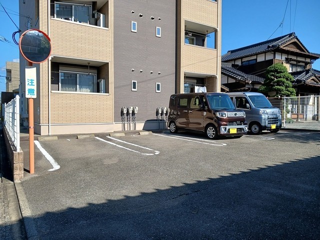 14/20 駐車場