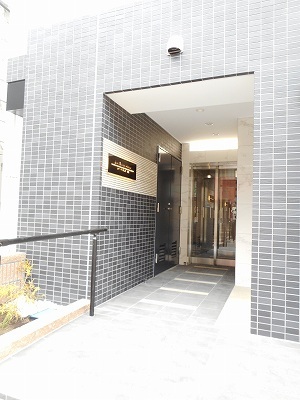 14/20 エントランス