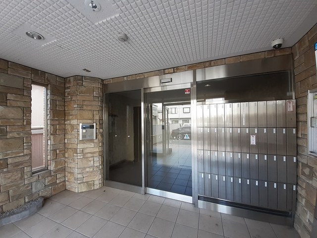 13/22 エントランス