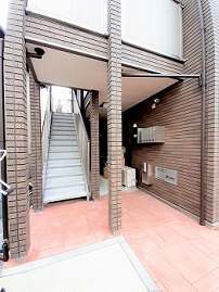 14/20 エントランス