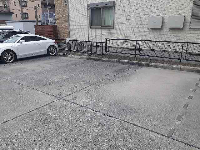 20/28 駐車場
