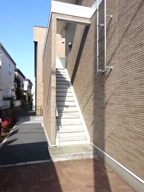 13/22 エントランス