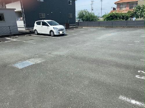 14/14 駐車場