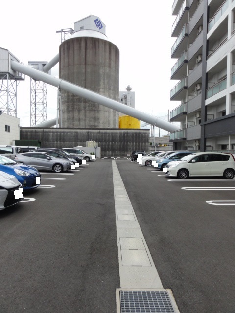 21/28 駐車場