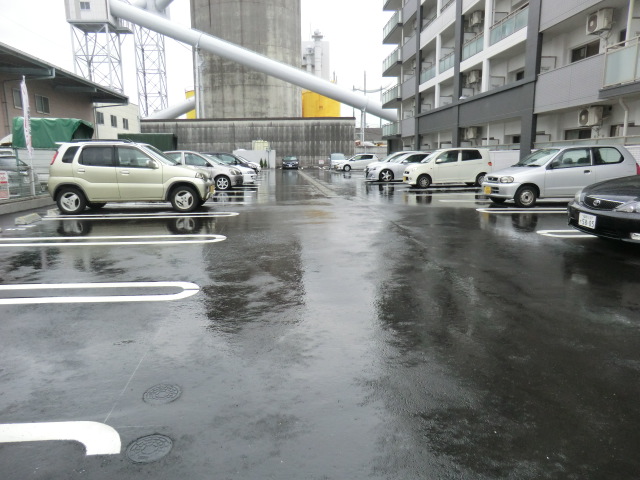 22/28 駐車場