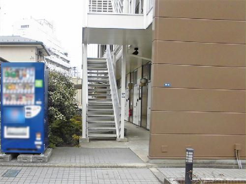 13/14 エントランス