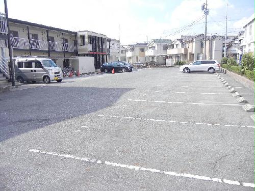 13/18 駐車場