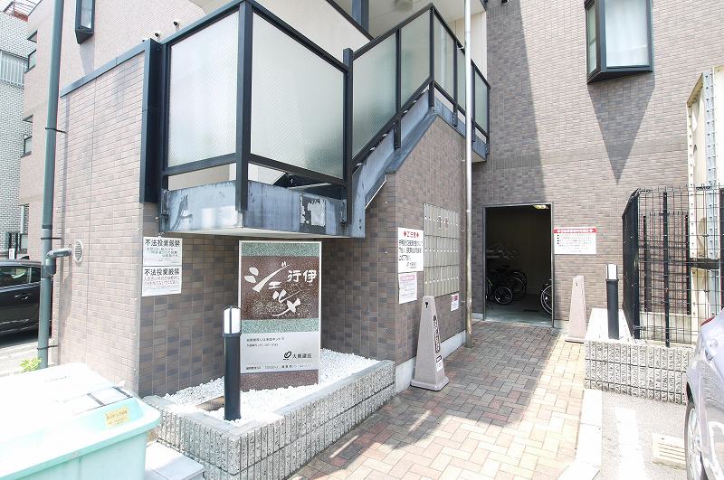 17/27 エントランス