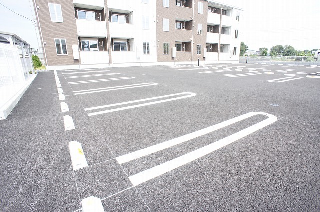 14/21 駐車場