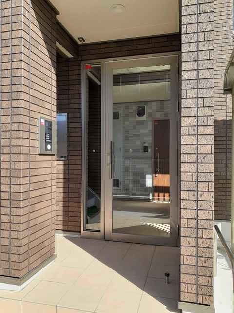 14/20 エントランス