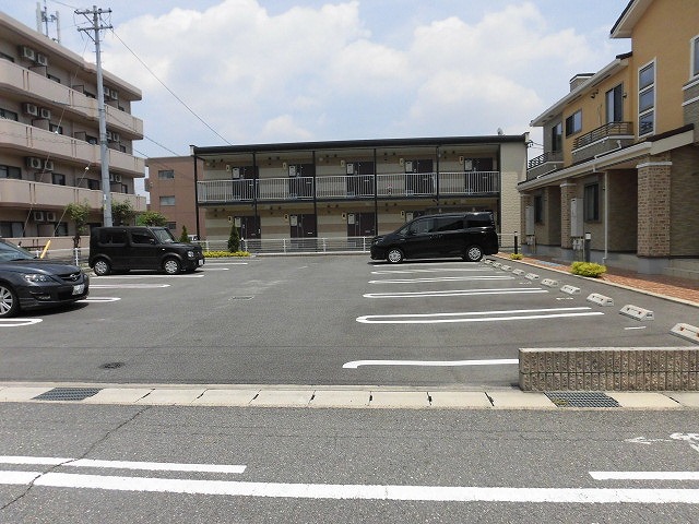 22/25 駐車場