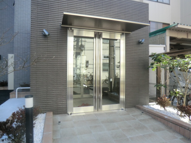 22/30 エントランス