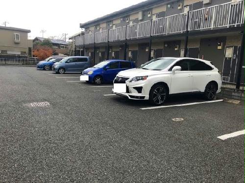 13/14 駐車場