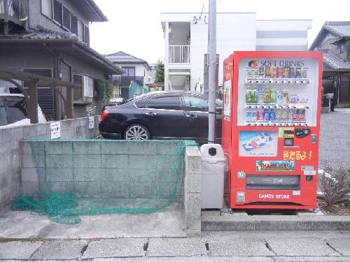 13/18 エントランス